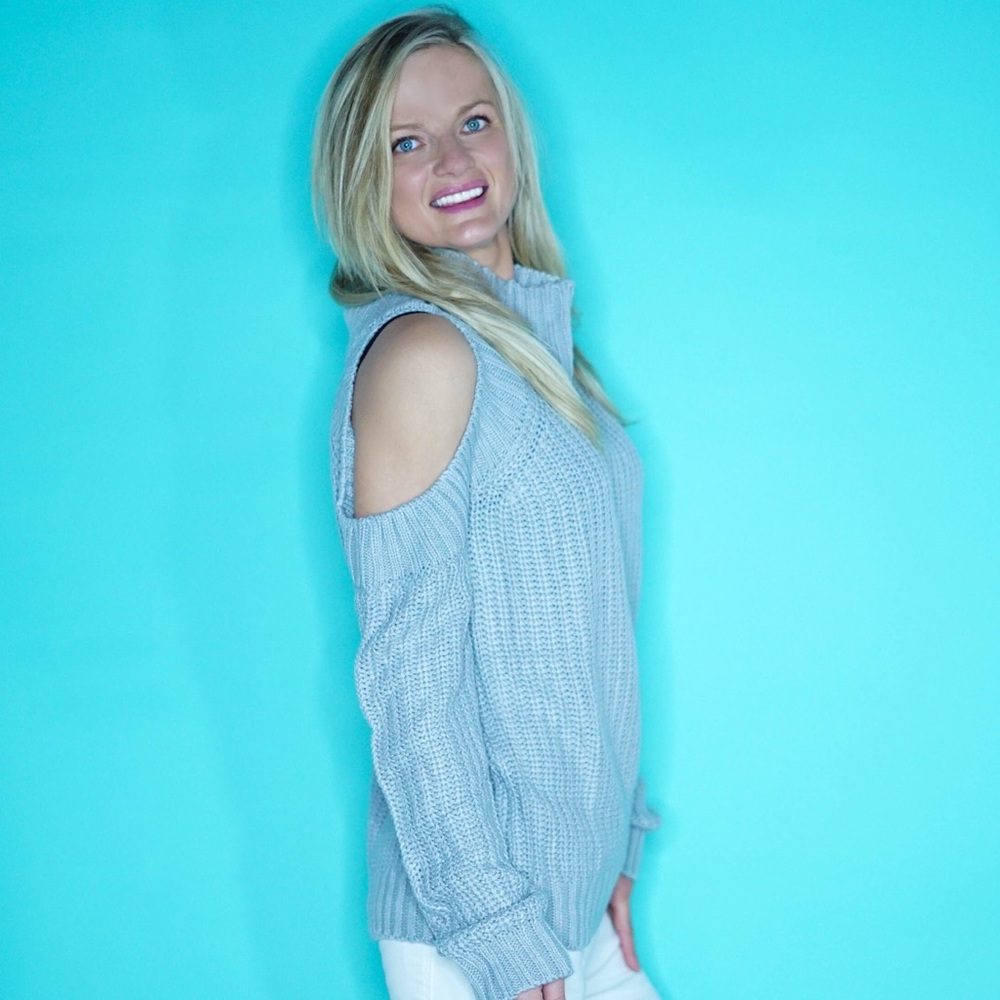  🔥Open Shoulder Gray Cutout Turtleneck Sweater S